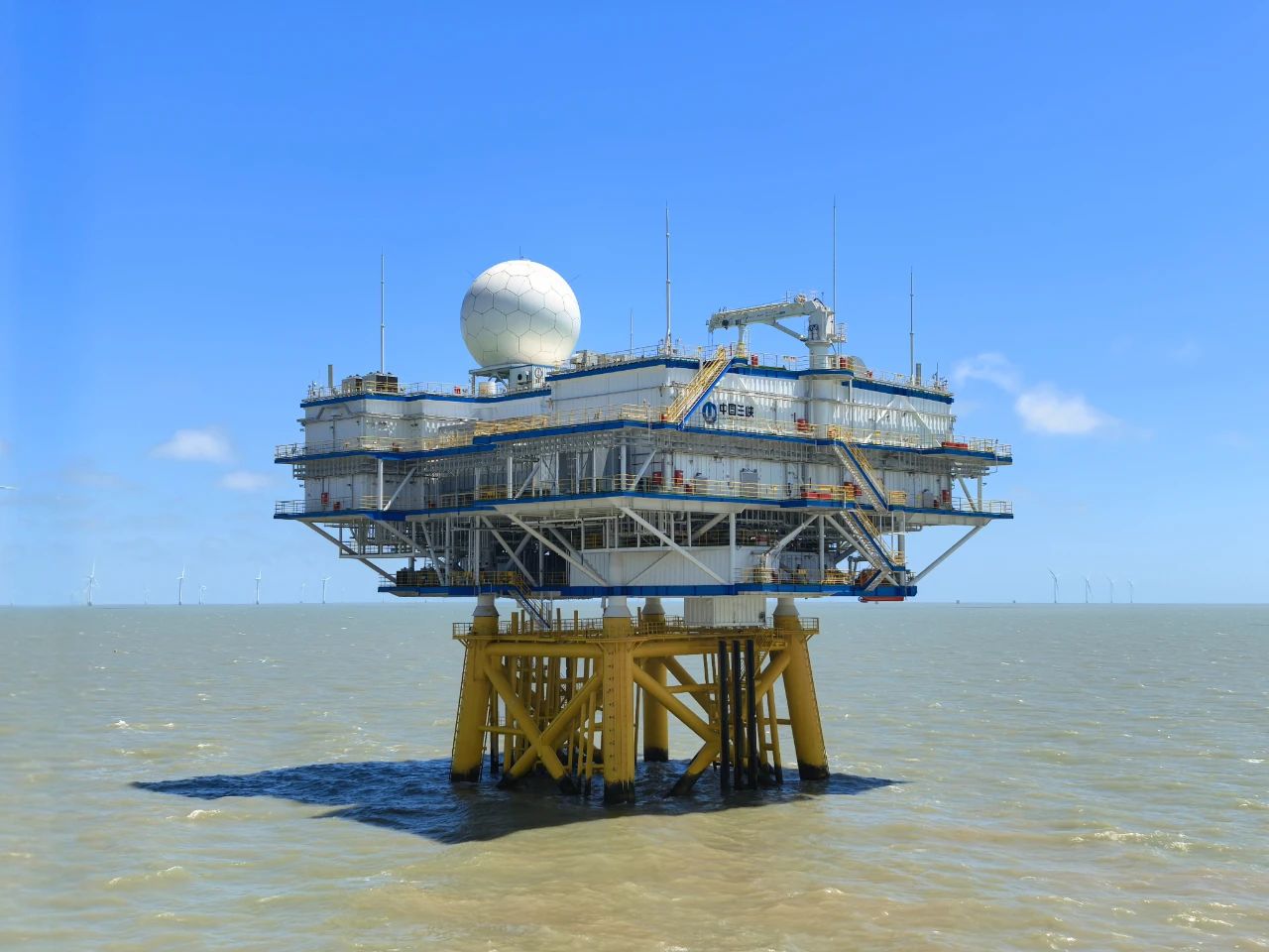 我國首個搭載氣象雷達的海上升壓站安裝完成